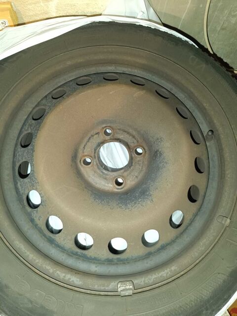 Pièces et équipements Voiture Pneu voiture - roue  occasion Chadrac 43770