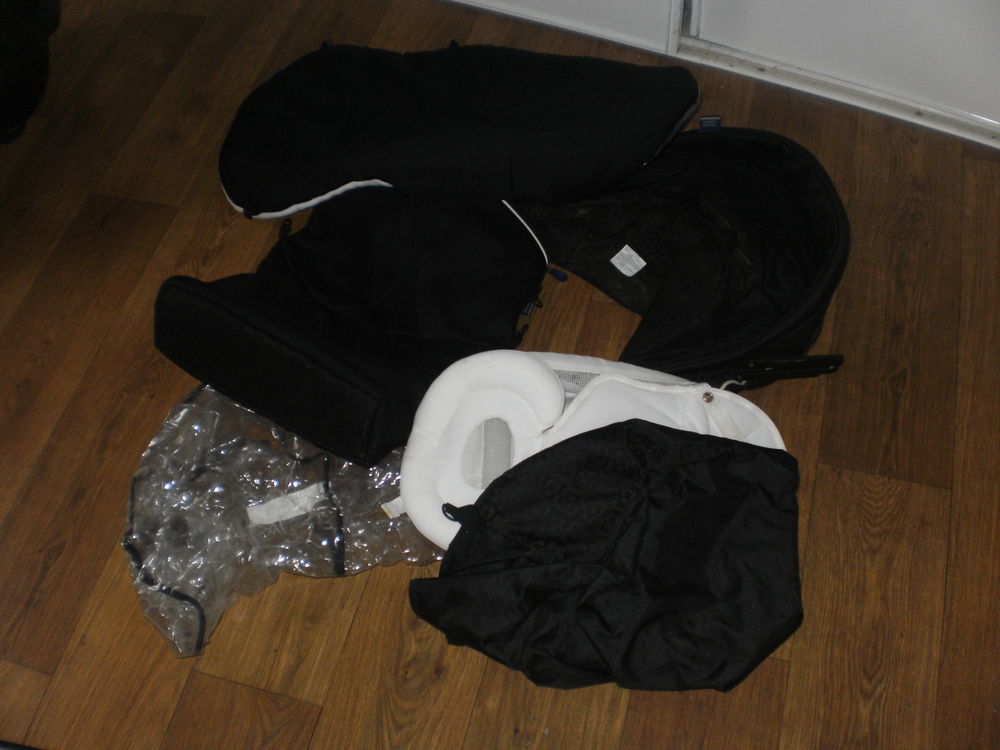 poussette Chico trio Pu�riculture