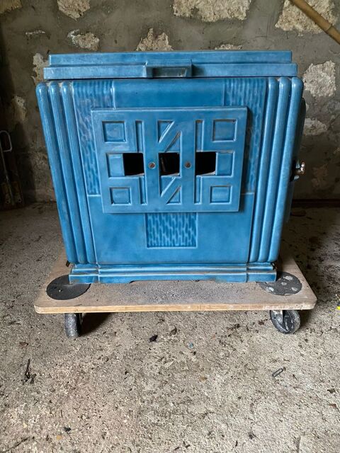 PETIT PO�LE A BOIS GENRE MIRUS 0 Viry (71)