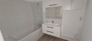  Appartement à louer 4 pièces 102 m²