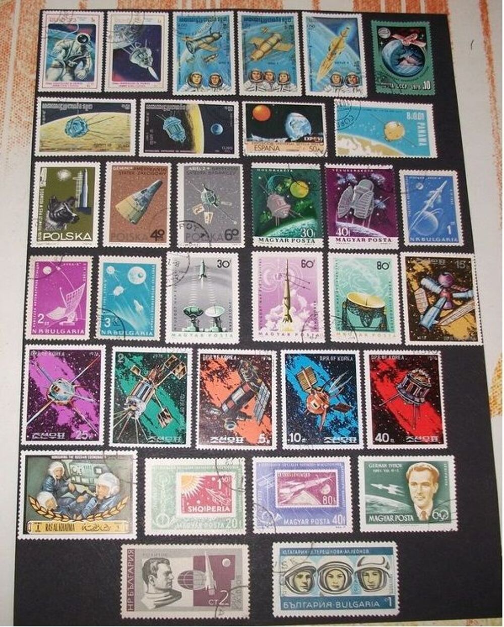 Lot de 129 Timbres sur ESPACE diff&eacute;rents et oblit&eacute;r&eacute;s. 