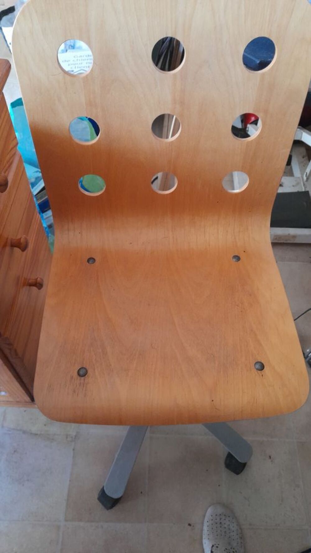 BUREAU EN BOIS MASSIF AVEC CHAISE Meubles