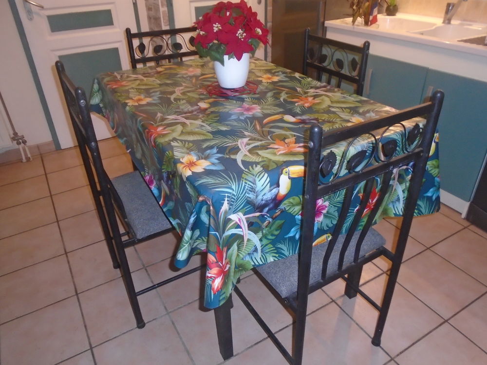 Table de cuisine verre 4 chaises Meubles