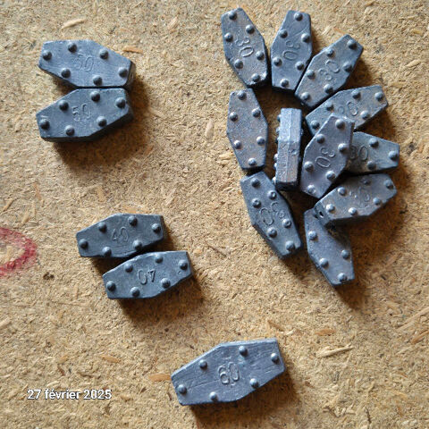 Lot de plomb hexagonaux avec des poids diffrents , pour la 12 Saumur (49)