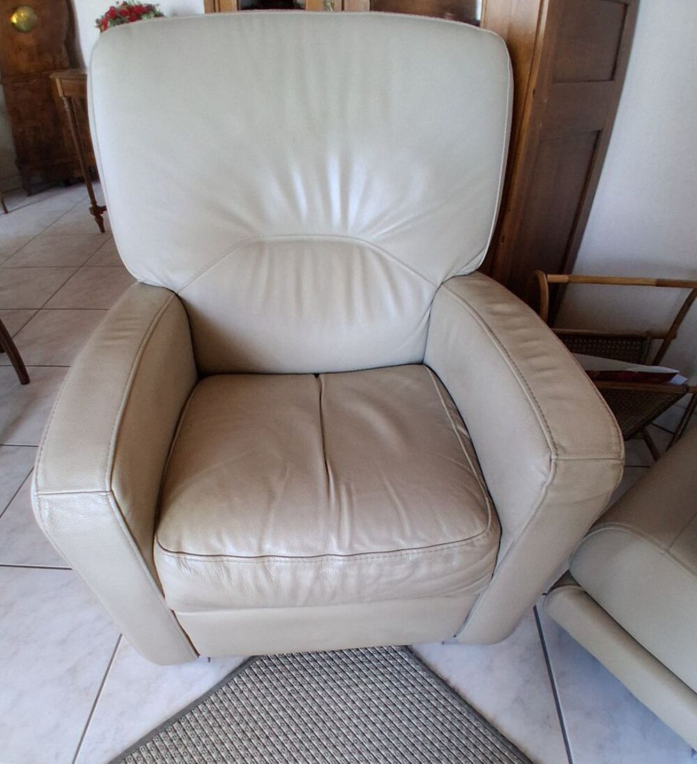 Canap&eacute; 3 places et 1 fauteuil assorti Meubles