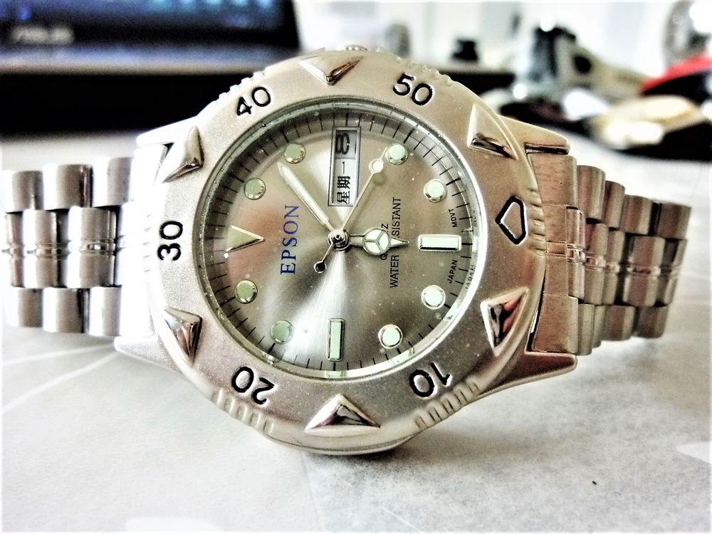 EPSON montre analogique homme s&eacute;rie limit&eacute;e 1995 ANA0027 Bijoux et montres