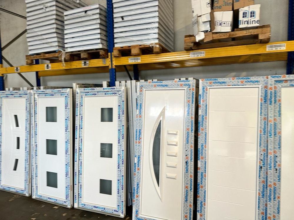 Porte d'entr&eacute;e pvc en stock. Tel : 0768349324 Bricolage
