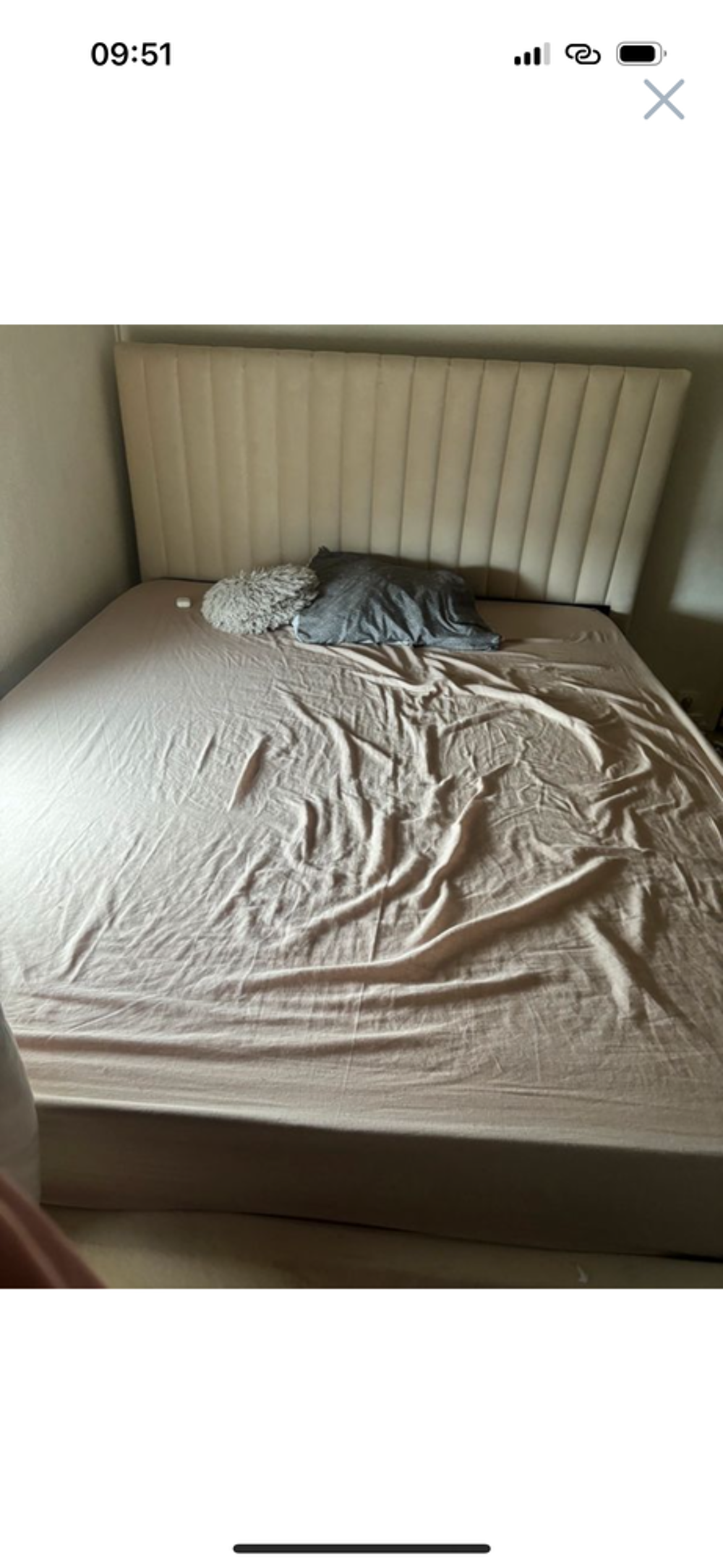 Lit coffre en velour 180 fois 200 Meubles