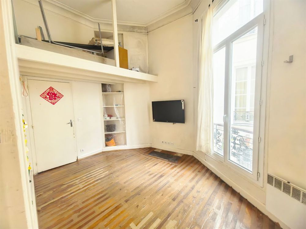 Vente Appartement République 2 pièces belle hauteur sous plafond Paris 11