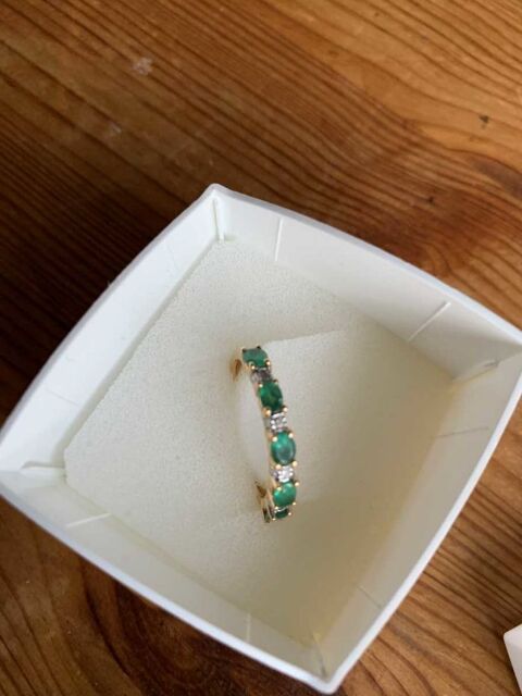 Demi-alliance OR, �meraudes, diamants T. 56 (18,1 mm) 480 Courdimanche-sur-Essonne (91)