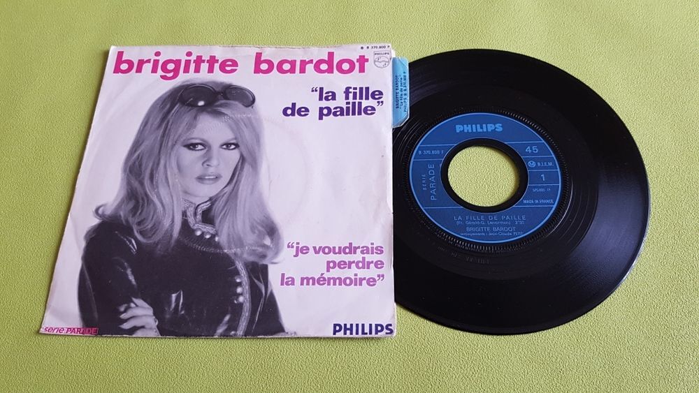 BRIGITTE BARDOT 45T CD et vinyles