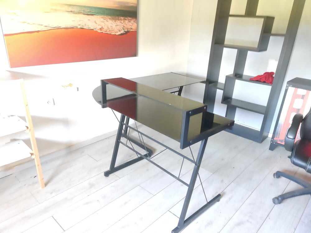 tr&egrave;s beau bureau d'angle en verre Meubles