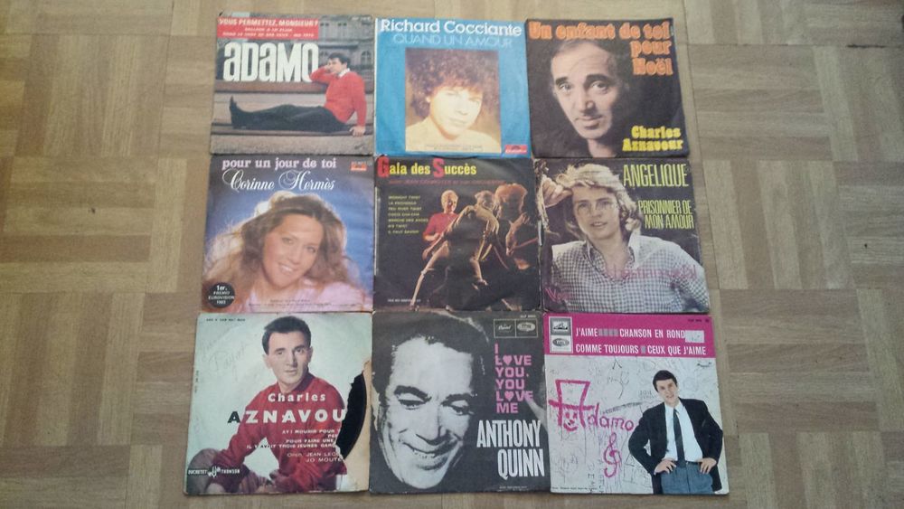 lot de 87 vinyles 45 tours 
CD et vinyles