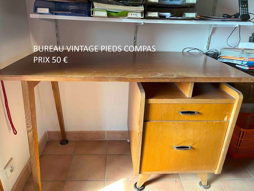 BUREAU VINTAGE PIEDS COMPAS Meubles