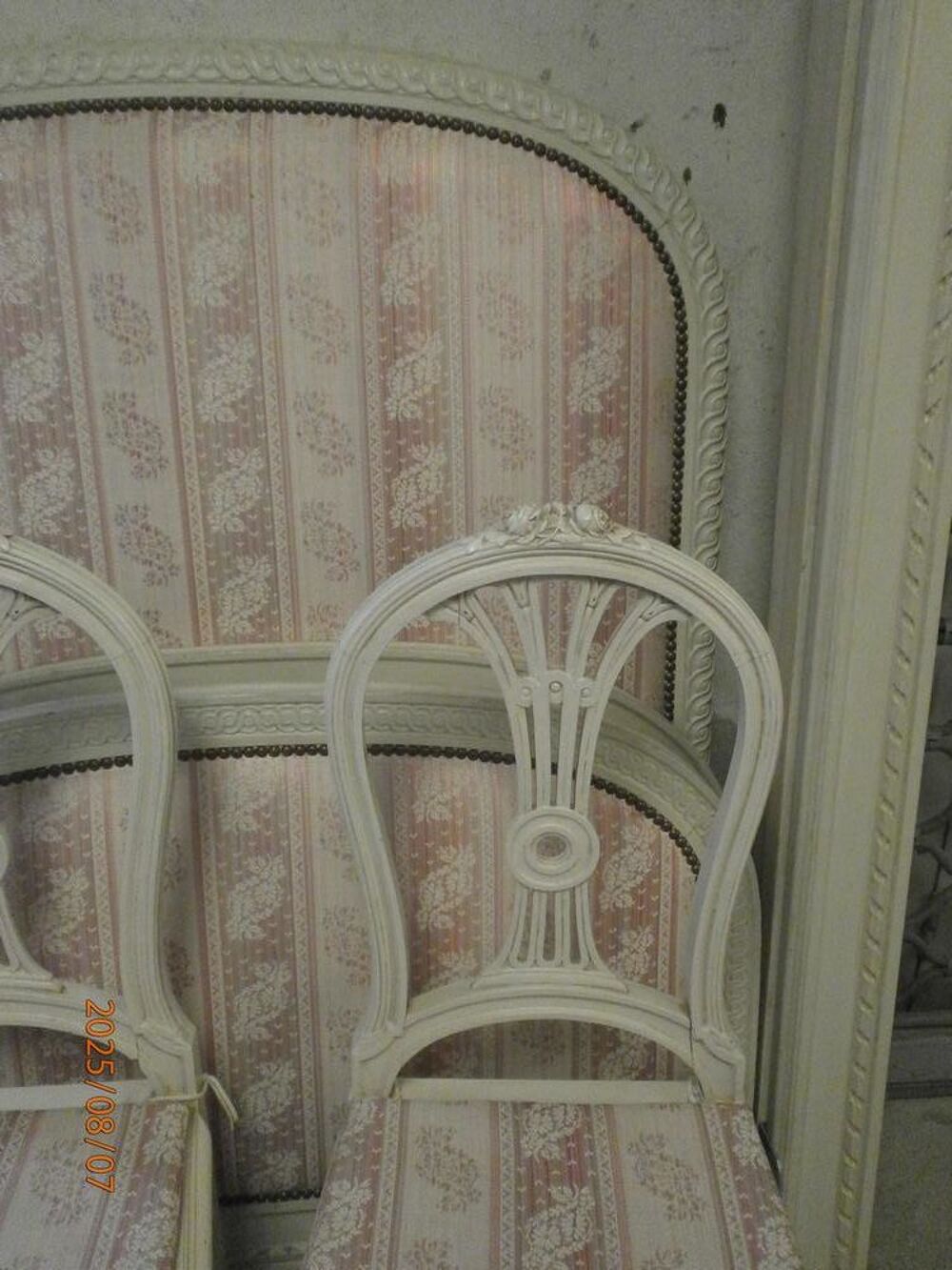 lits jumeaux et chaises Meubles