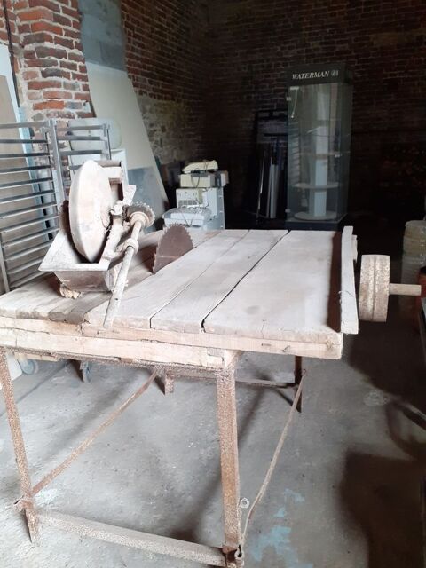 scie sur table+moteur sur brouette+meule à eau 100 Roucourt (59)