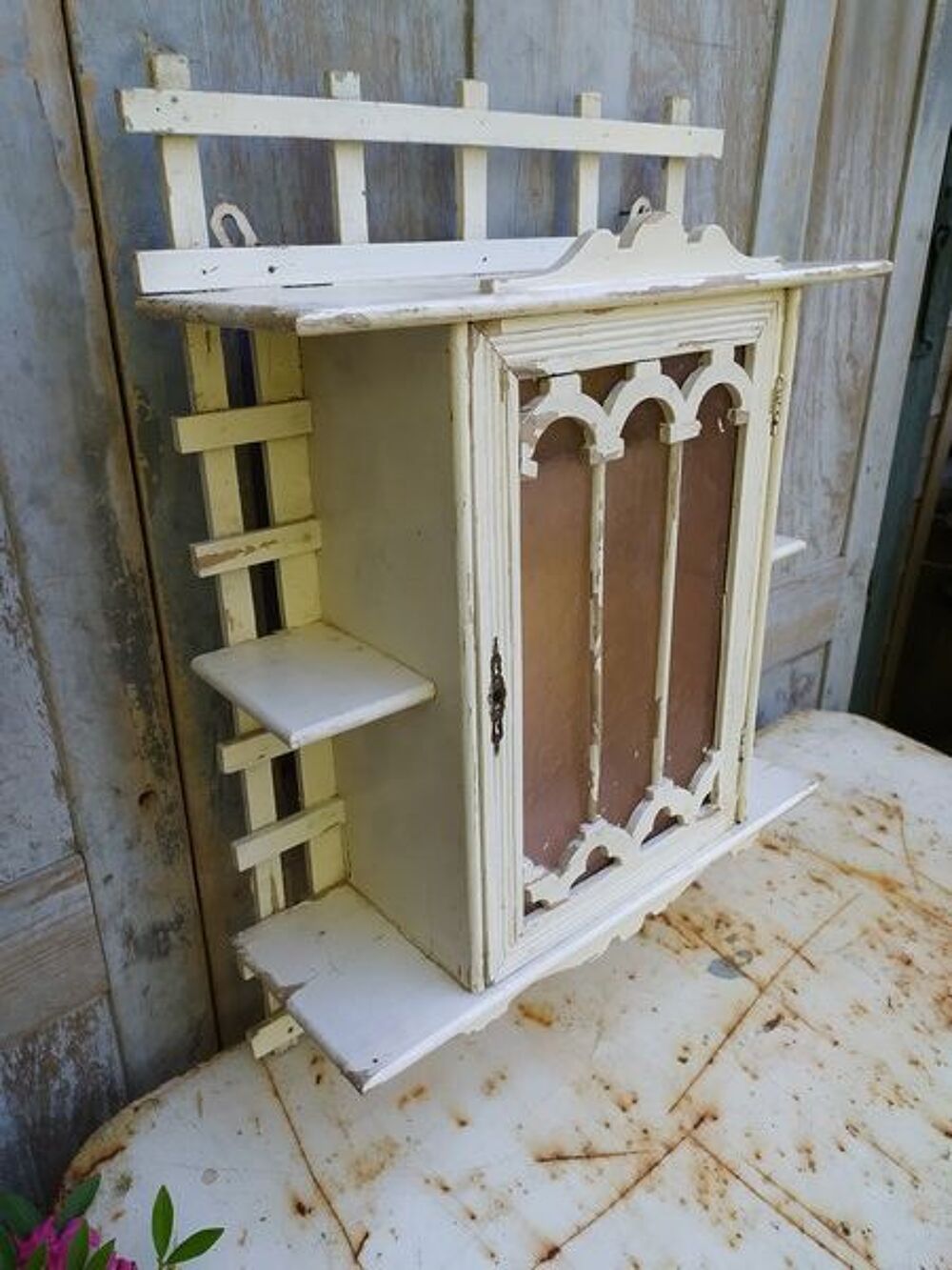 Armoire Murale Vitr&eacute;e Style Art Nouveau 
Meubles