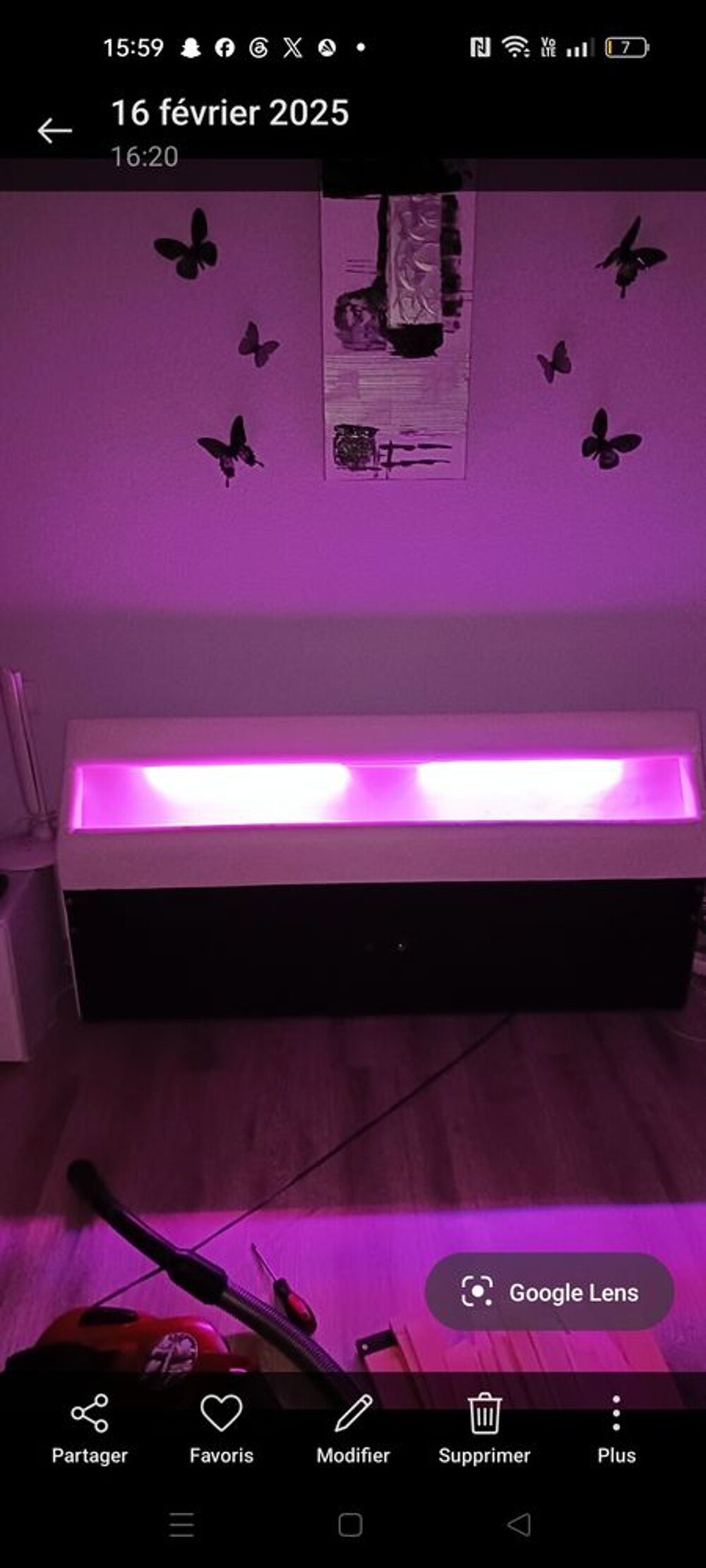 Lit blanc 2 places avec matelas bon &eacute;tat Meubles