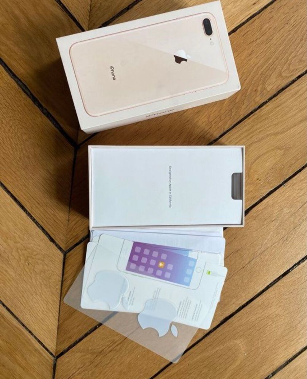 iPhone 8+ rose gold - neuf Téléphones et tablettes