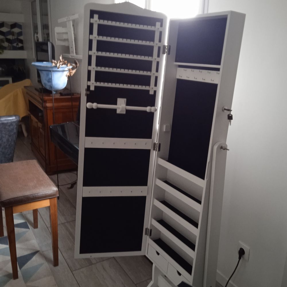 psych&eacute;e blanc bois armoire &agrave; bijoux super &eacute;tat Décoration