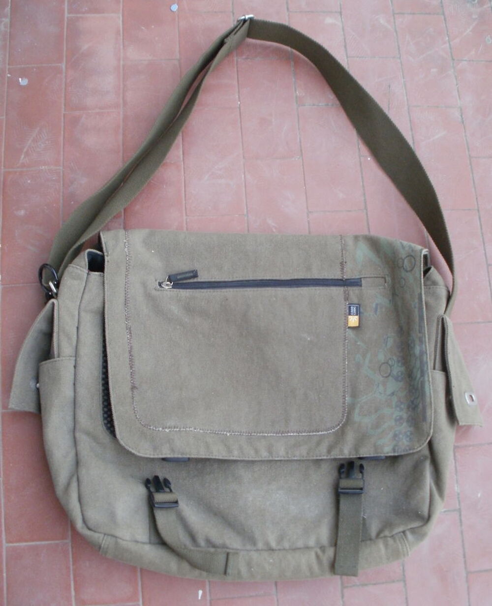 Grand sac &agrave; rabat CASE LOGIC pouvant servir de cartable, kaki Maroquinerie