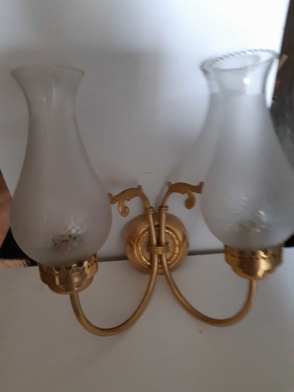 4 APPLIQUES DOUBLE EN METAL DORE ET VERRE CRISTAL Meubles