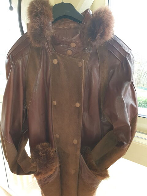 Superbe veste cuir avec capuche 50 Cahors (46)