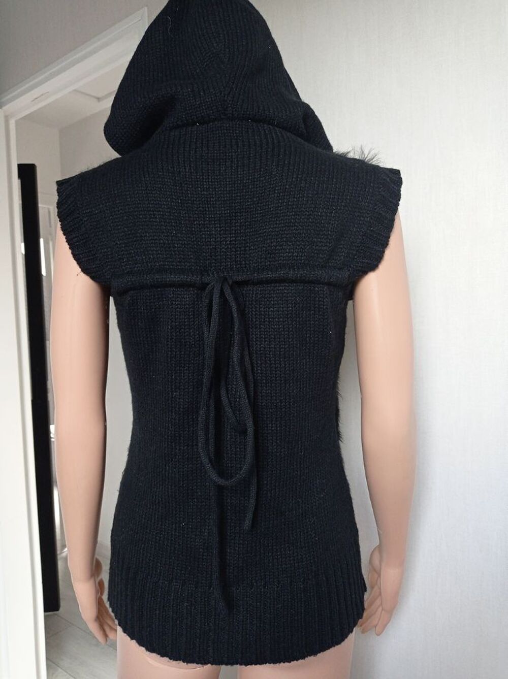 Pull veste sans manche capuche taille M Vtements