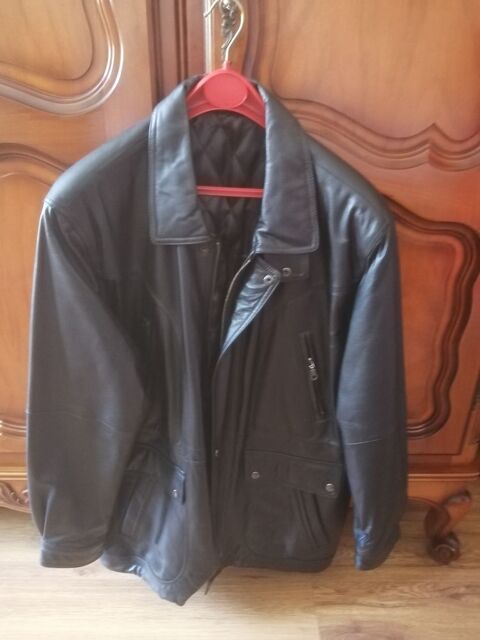 veste cuir homme taille 48 etat neuve 120 Montélimar (26)