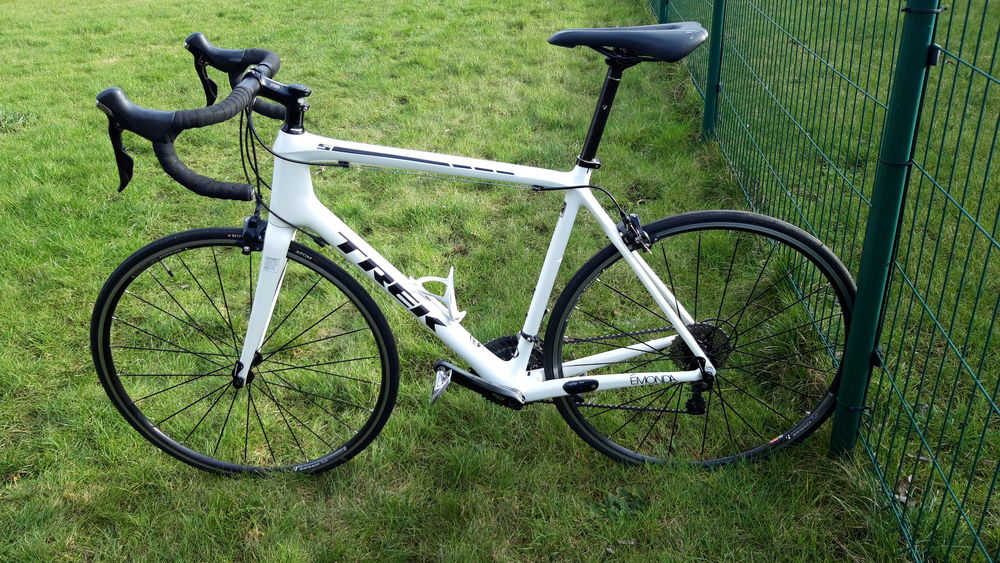 V&eacute;lo route Trek emonda 5 tout carbone , 29" de 2017
Vélos