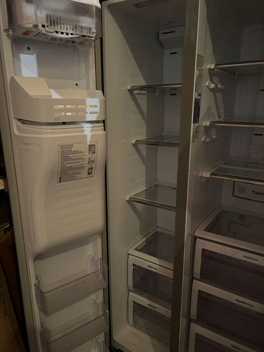R&eacute;frig&eacute;rateur-cong&eacute;lateur am&eacute;ricain Samsung gris
Electroménager