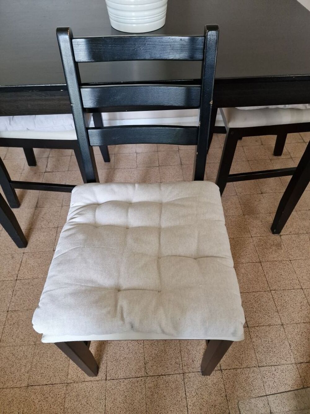 Ensemble table plus 3 chaises Meubles