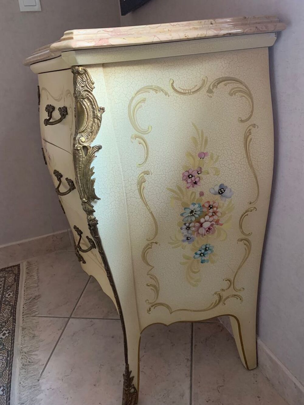 Commode style Louis XV type V&eacute;nitienne Meubles