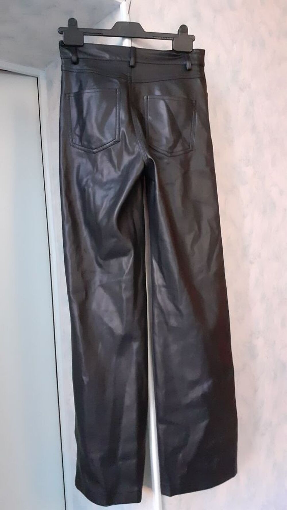 Pantalon en cuir taille 34 Vêtements