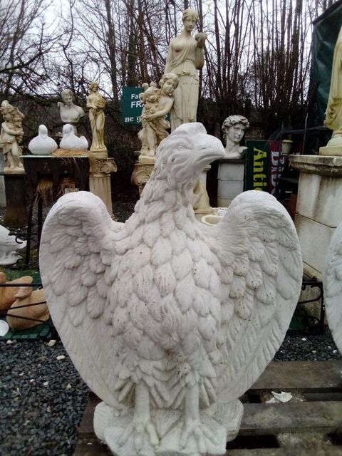 Aigle en pierre 220 Chteau-l'vque (24)