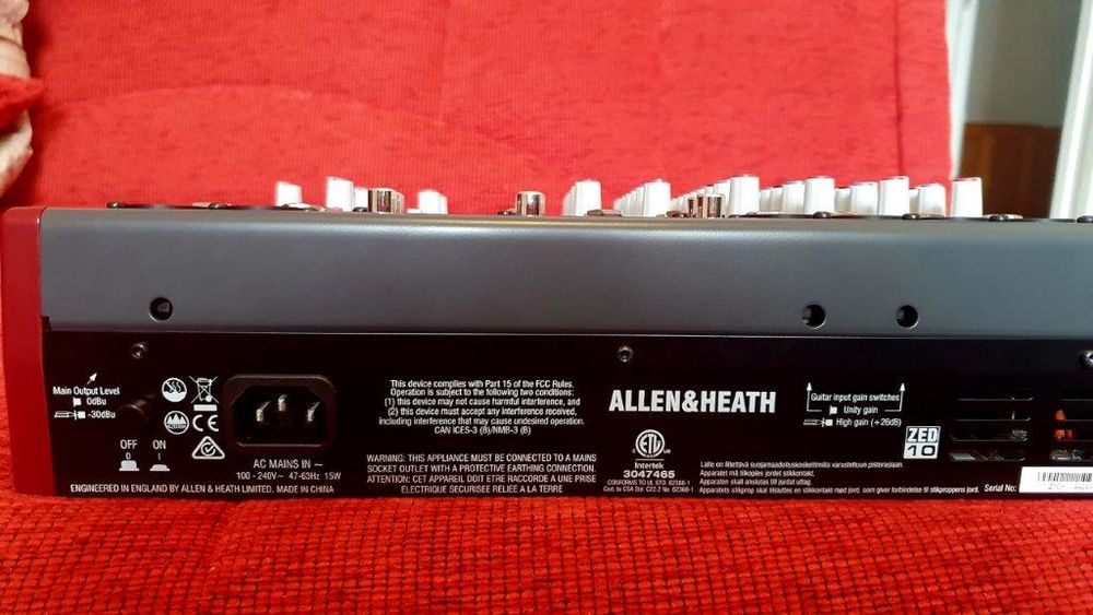 Table de mixage Allen &amp; Heath Zed 10 Instruments de musique