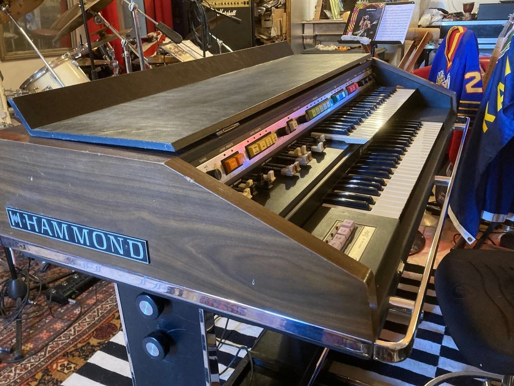 Tr&egrave;s Bel Occasion = ORGUE HAMMOND B200 Instruments de musique
