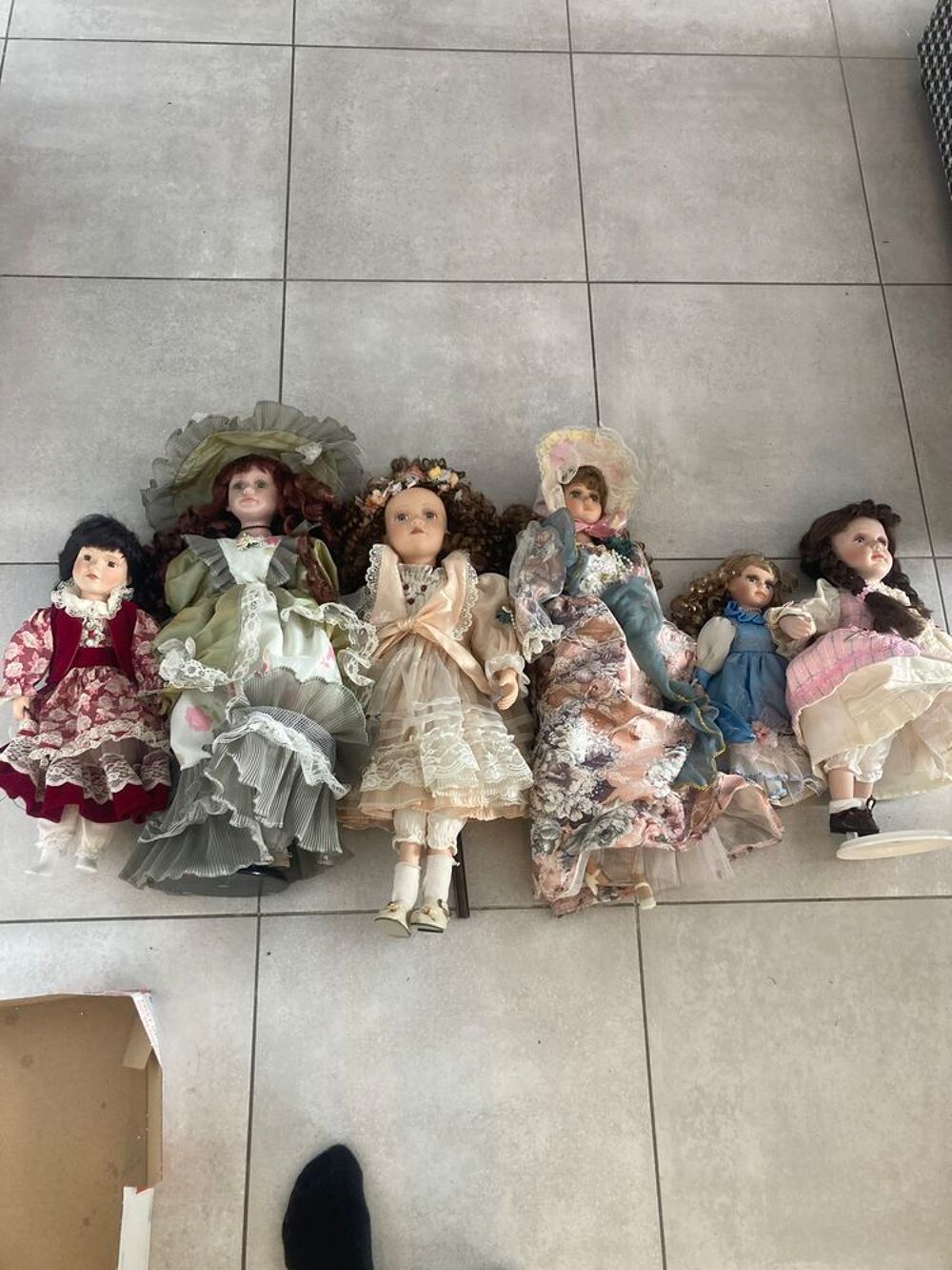 Poup&eacute;es en porcelaine 