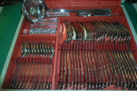 superbe menagere argent 61 couverts 
POINCON 84 +ECU CROI
240 Amélie-les-Bains-Palalda (66)