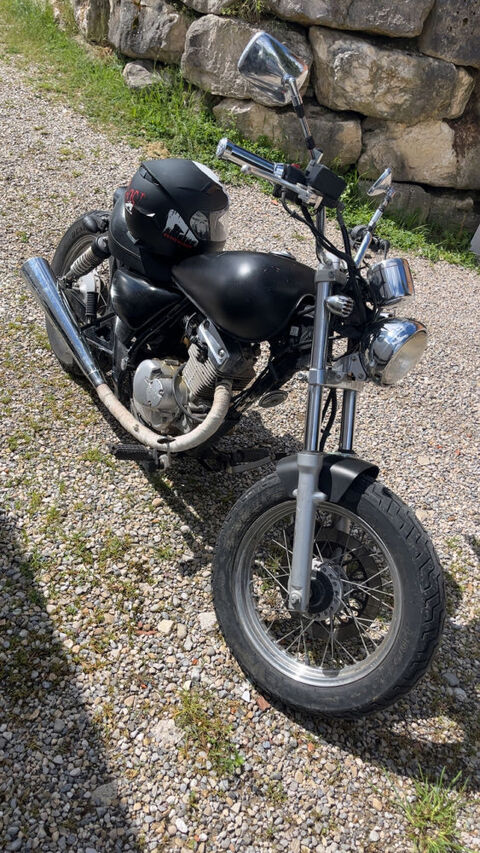 Moto SUZUKI 2000 occasion Villefontaine 38090