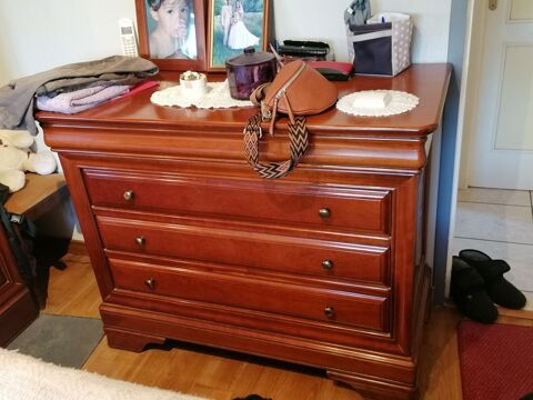 lit pont avec une commode 230 Montreuil-le-Gast (35)