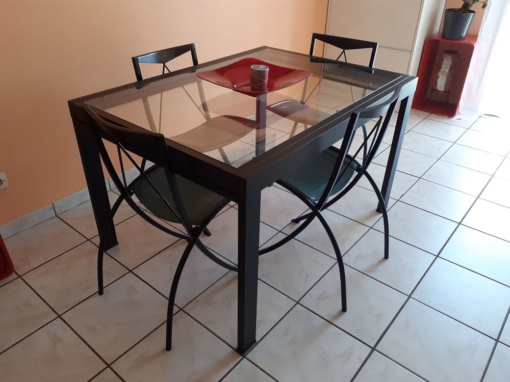 Table verre en acier Meubles