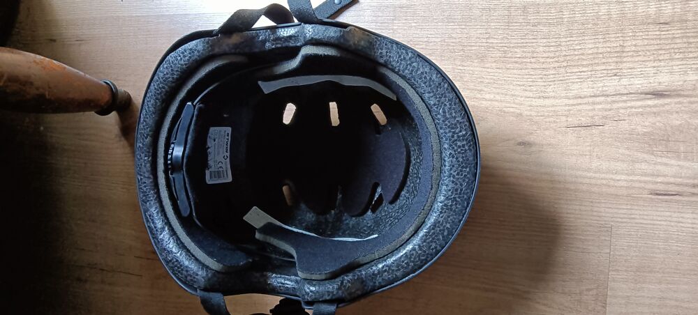 Casque roller ou v&eacute;lo taille L Bon &eacute;tat Sports