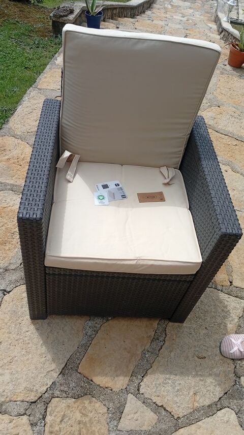 Coussin pour fauteuil de jardin 7 Aubenas (07)