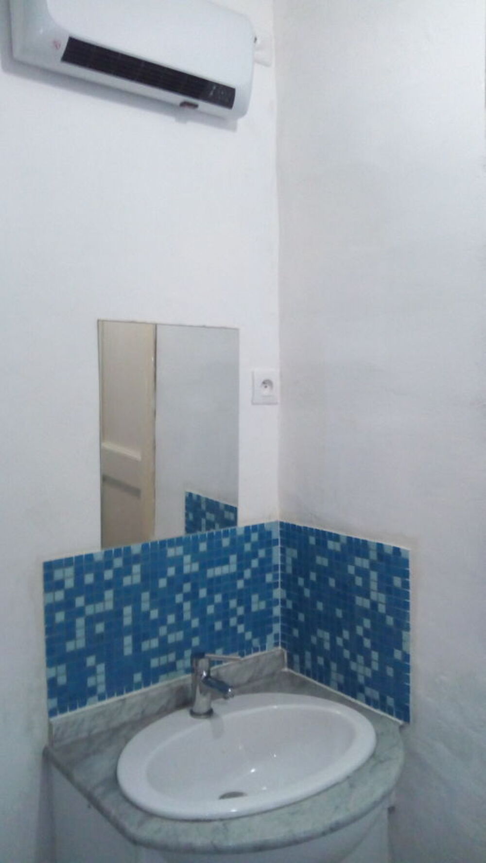 Location Appartement Studio meublé. Eau et taxes d'ordures ménagères incluses Béziers
