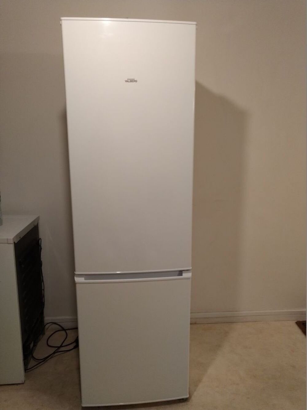 REFRIGERATEUR CONG&Eacute;LATEUR VALBERG Electroménager