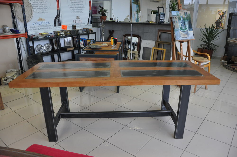 Table bois et acier Meubles