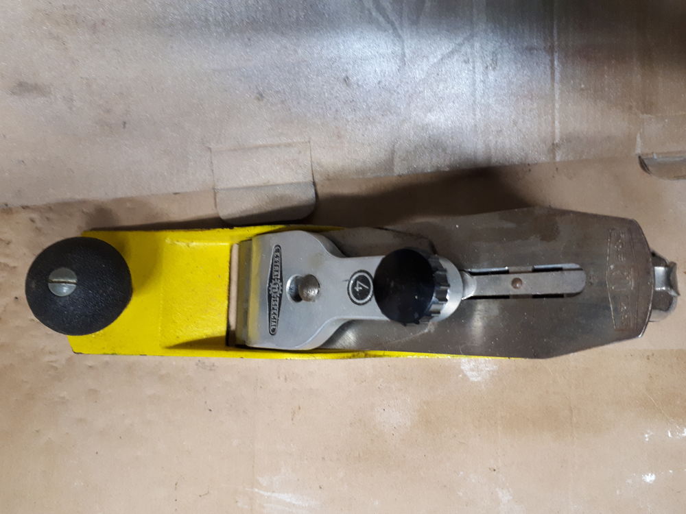 rabot de menuisier(110) Bricolage