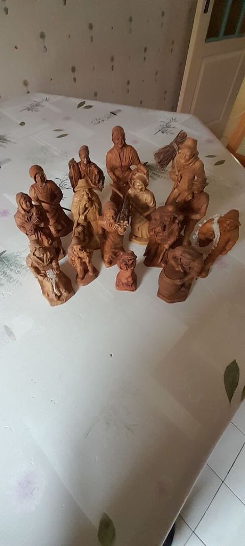 statuettes bois artisanales 25 Coulaines (72)