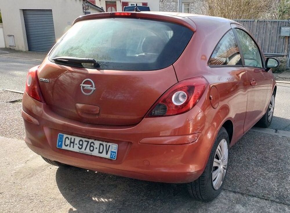 Corsa 1.2 - 85 ch Twinport Color Edition 2012 occasion 77250 Veneux-les-Sablons